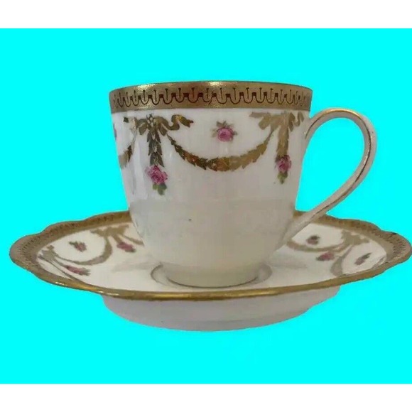 Antique MZ AUSTRIA Demitasse Cups and Saucers For 4 and 2 Extra Saucers - Picture 2 of 11